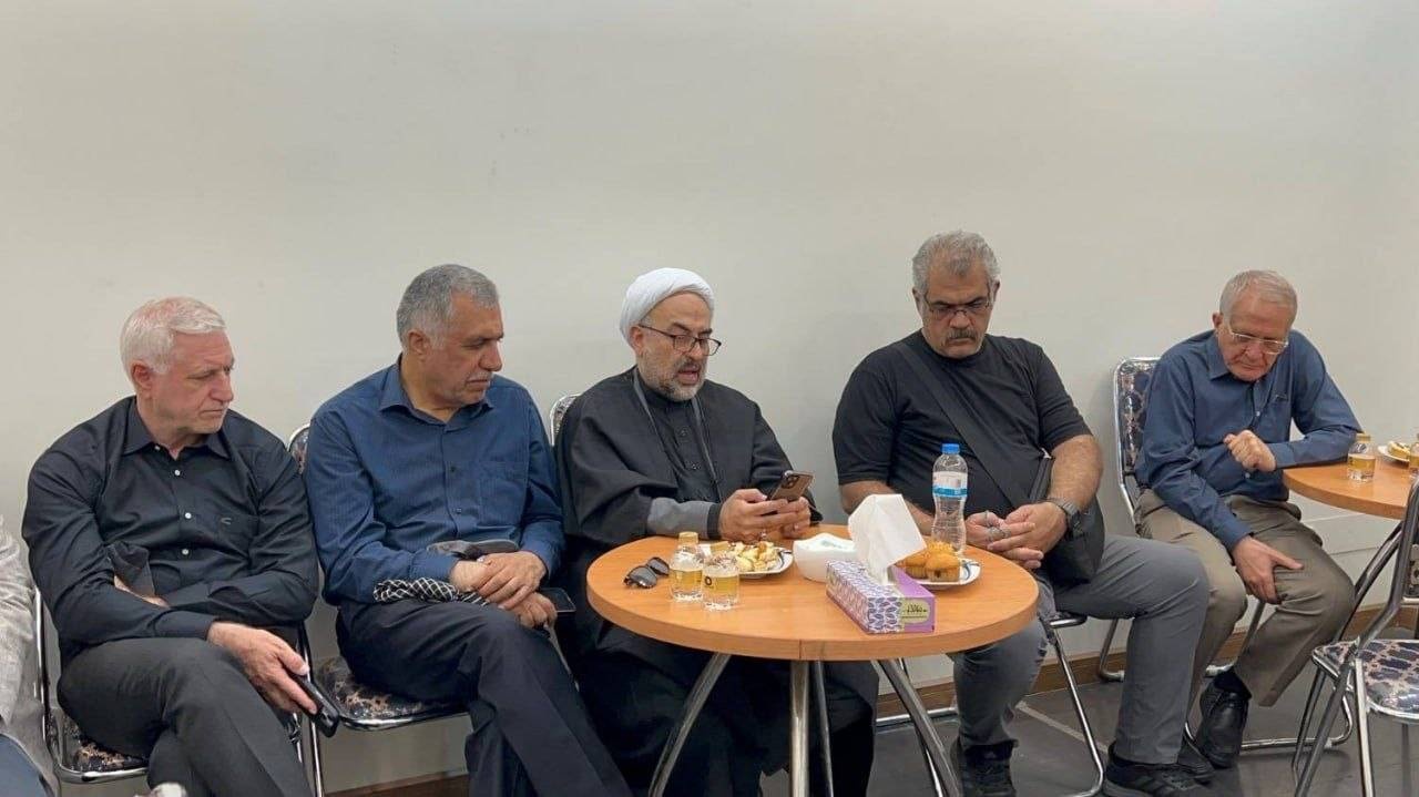 حضور گسترده اهالی فرهنگ و نشر در آیین تشییع؛ وداع چهره‌های فرهنگی با رهبر شهید