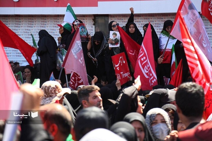 تشییع پیکر مطهر رهبر شهید انقلاب در مشهد