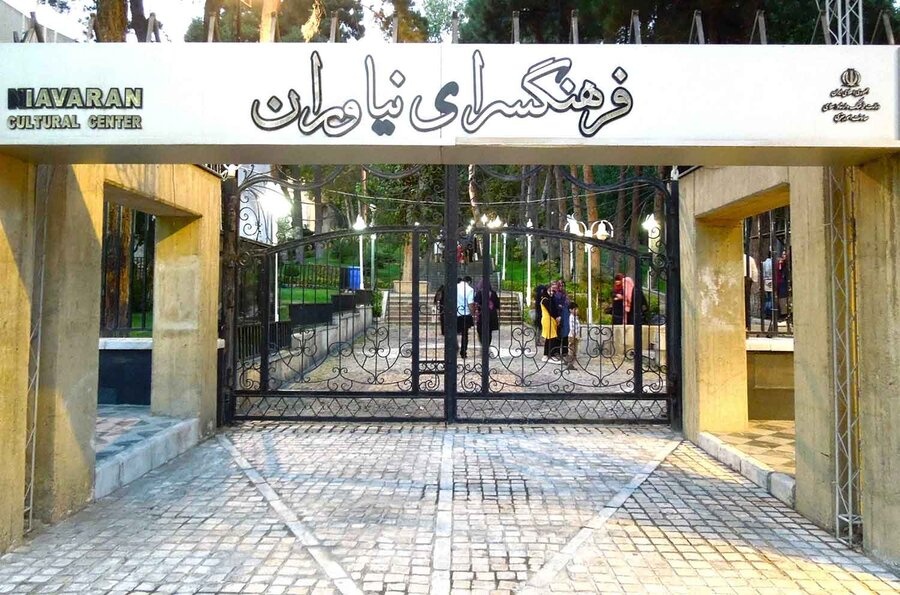 نمایشنامه‌خوانی «خُرده نان» در فرهنگسرای نیاوران