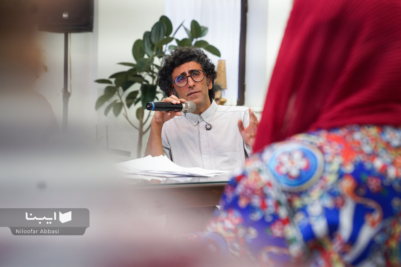 هنرمند جنگ را بازنمایی نمیکند، آن را دوباره تجربه میکند