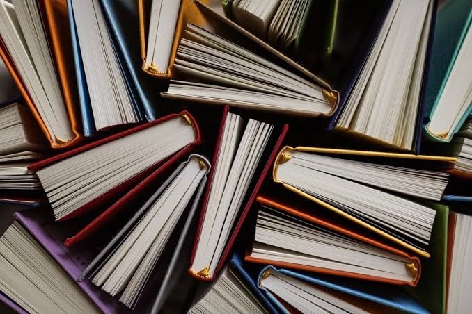 چرا کتاب هنوز بهترین معلم زبان است؟