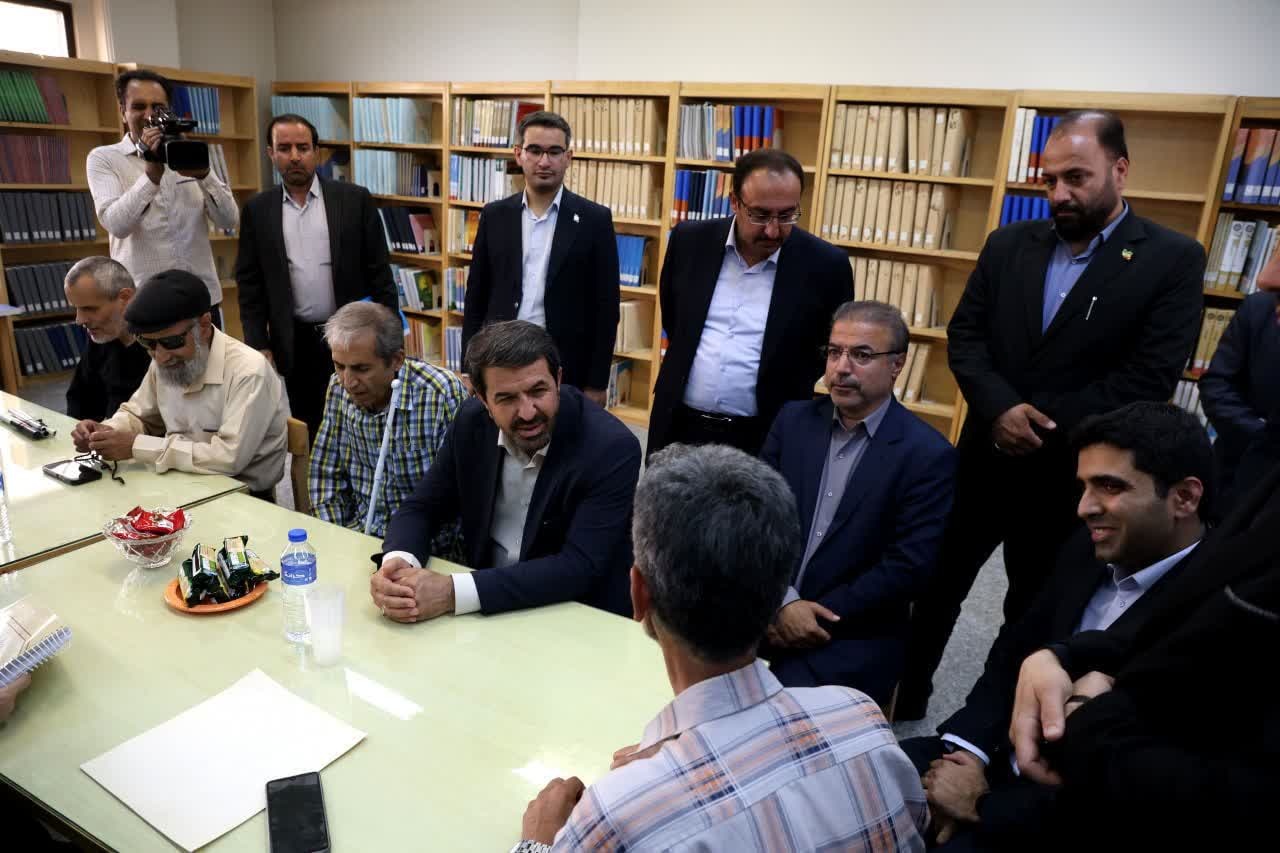 عزم جدی استانداری همدان برای رفع چالشهای کتابخانهها و ترویج فرهنگ کتابخوانی