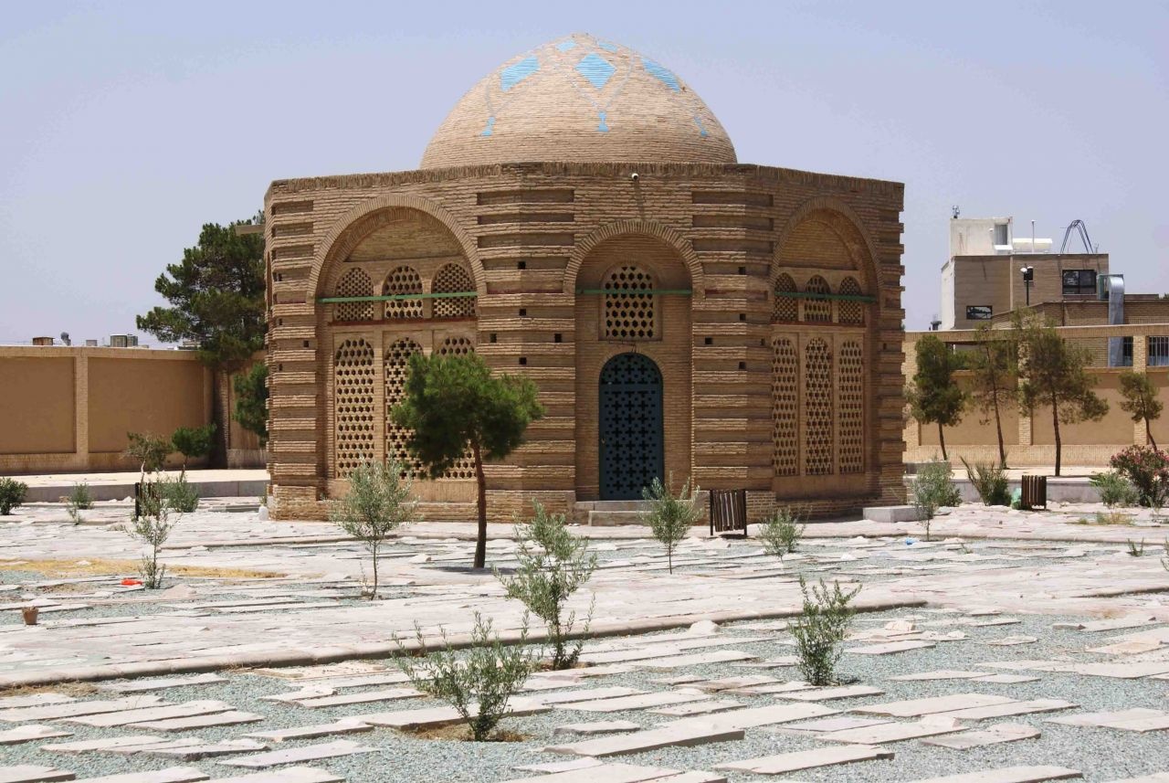 زندگی و زمانه سیّدمحمدعلی روضاتی؛ نامی میانِ ورق‌ها