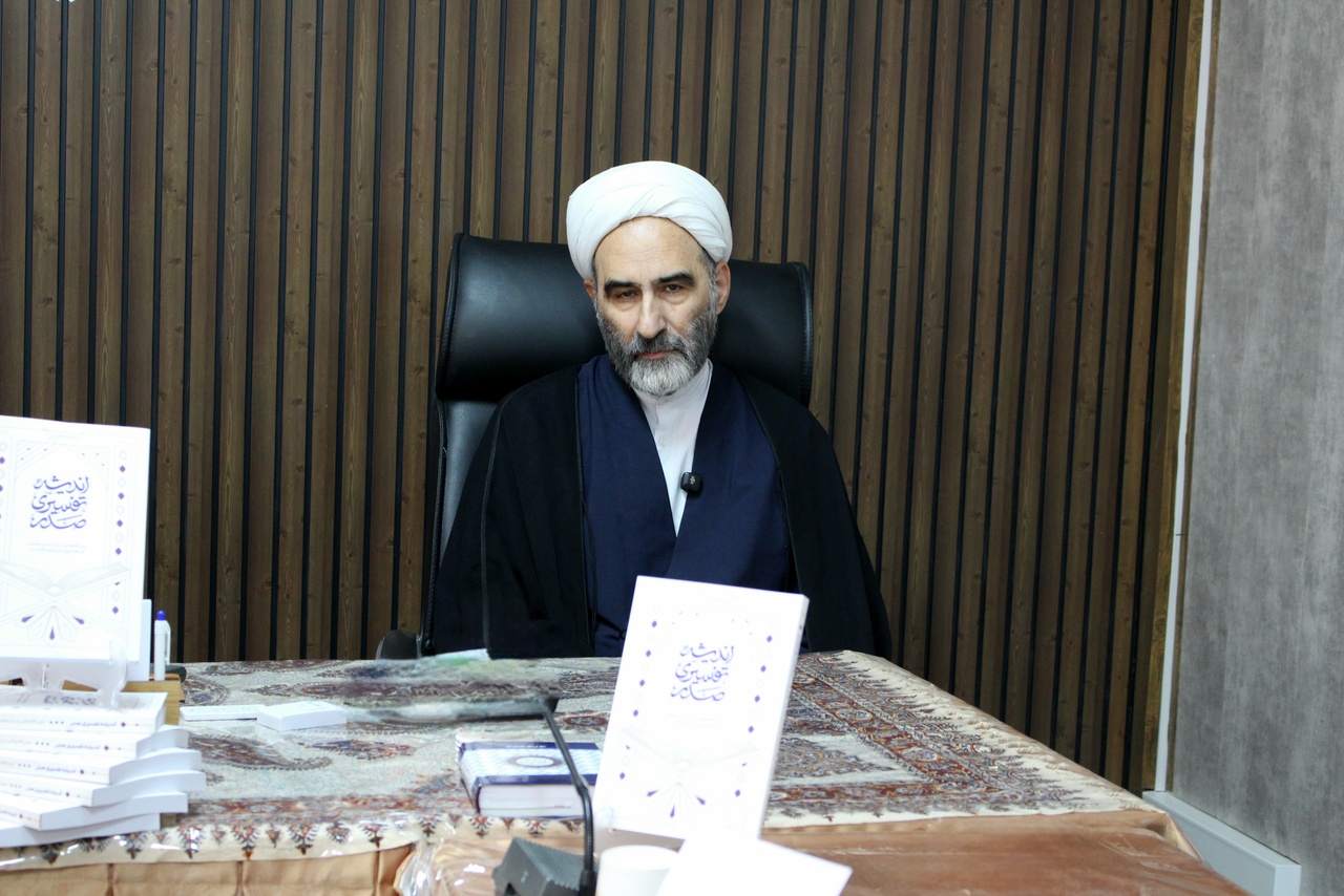 اندیشمندی در ترازی جهانی