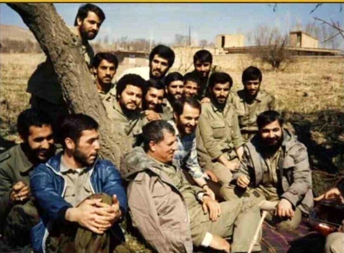 منافقین تا چهارزبر آمدند؛ هاشمی گفت: باید در کرمانشاه بمانم