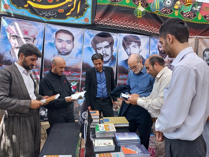 پیوند فرهنگ عاشورا با ترویج کتابخوانی در مسیر زائران حسینی پیوند فرهنگ عاشورا با ترویج کتابخوانی در مسیر زائران حسینی