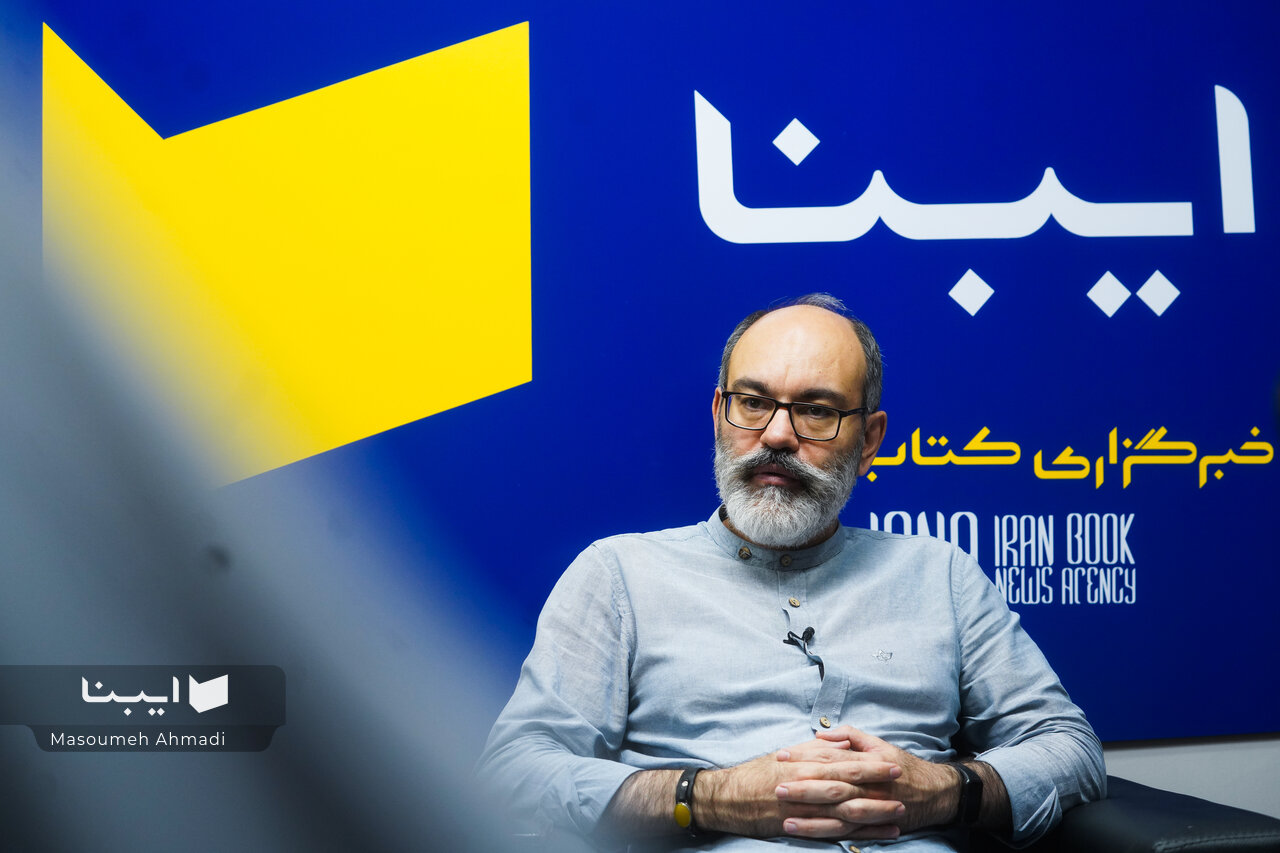 سینماگر ما حوزه نظری را قبول ندارد/ حوزه نظری با تحقیر به سینما نگاه می‌کند