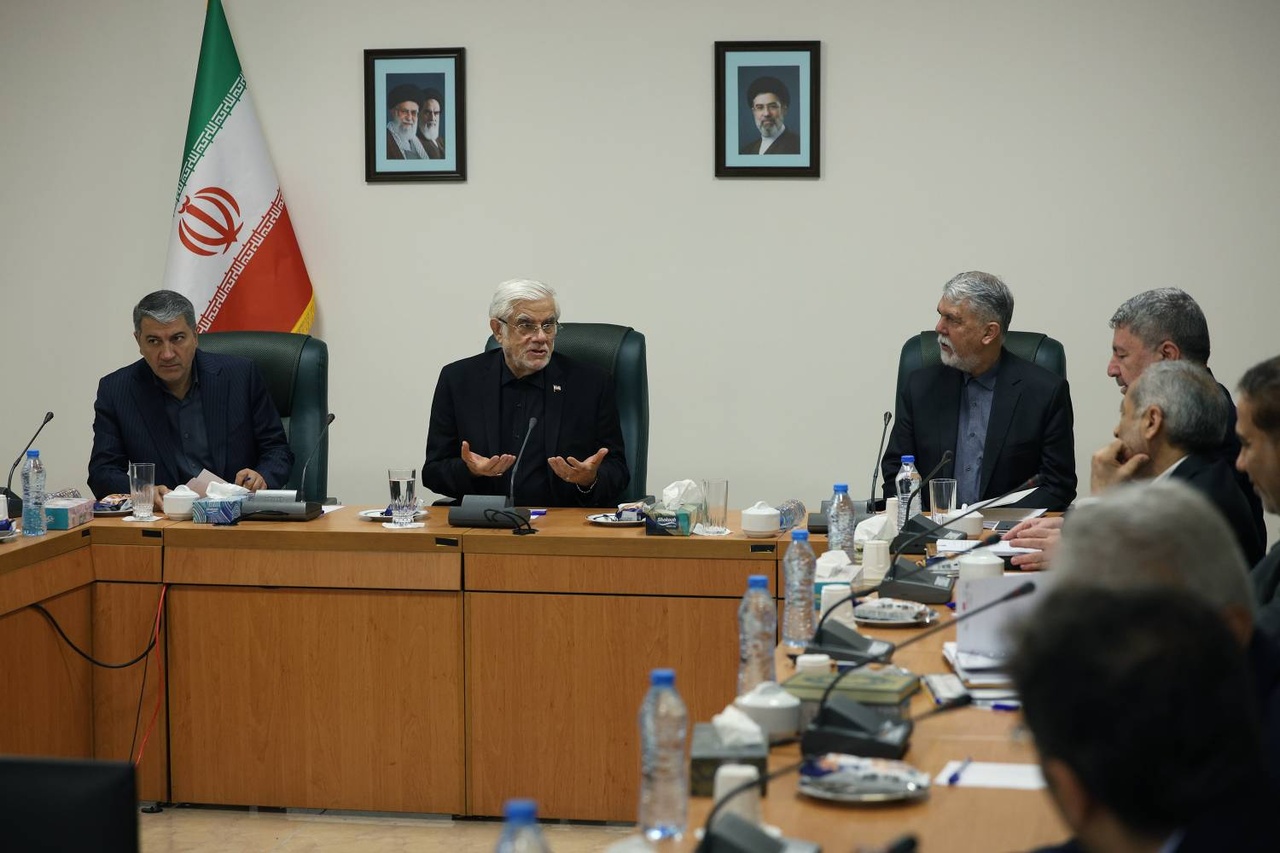 عارف: فرهنگ با بخشنامه و نگاه قیم‌مآبانه اصلاح نمی‌شود