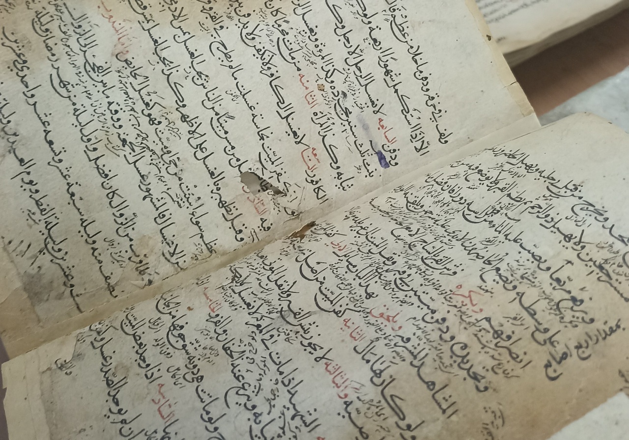 اینجا تاریخ ورق میخورد؛ میراثی از نهجالبلاغه هزار ساله تا دستخط علامه مجلسی