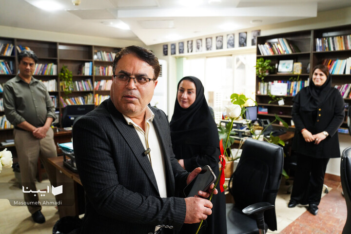 بازدید مدیرعامل خانه کتاب از تحریریه ایبنا