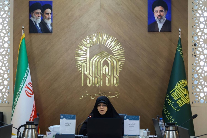 کتاب قرآن و ترجمه پیکتال در کتابخانه حرم رضوی رونمایی شد
