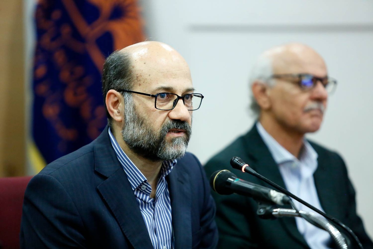ایران هنوز میان رعیت‌بودگی و شهروندبودگی در تعلیق است