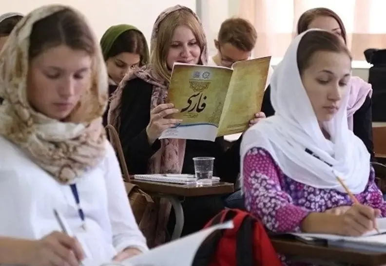 ۶۳ فارسی‌آموز در مراکز دانشگاهی آلماتی
