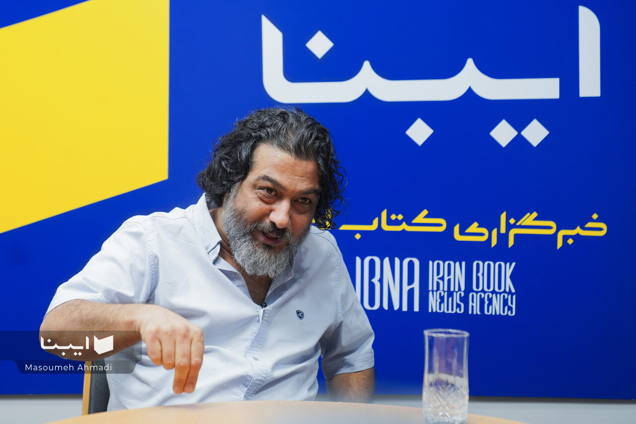 &nbsp;اگر مسئولیت هست، آدم‌ها همه مسئولند. صرفا روشنفکر مسئول نیست!
