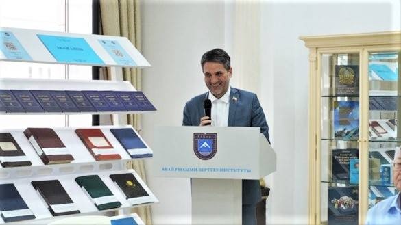 بنیان‌گذار ادبیات نوین قزاقستان متاثر از شاعران ایرانی بود