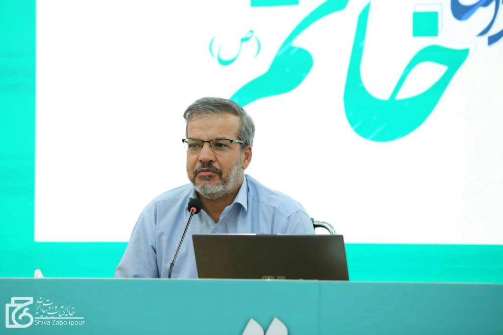داستان می‌نویسیم که توضیح ندهیم