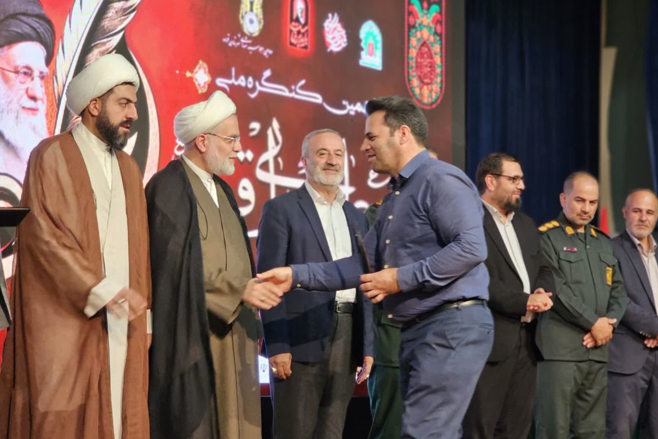 شعر ابزار مهم انتقال فرهنگ عاشورا