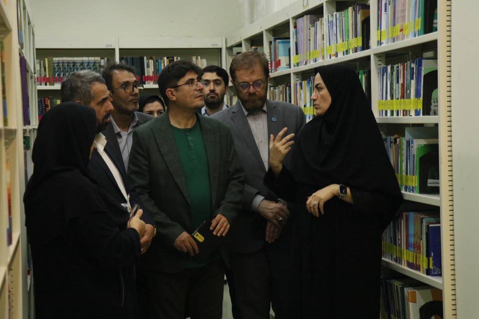 میزان مراجعه به کنابخانههای اردبیل متناسب با فضا و منابع آن نیست