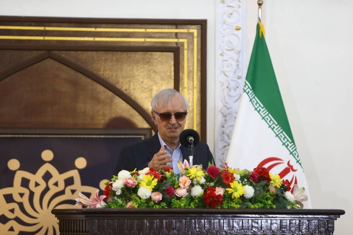 نباید از ابن‌سینا انتظار پاسخ به مسائل قرن بیست‌ویکم را داشت