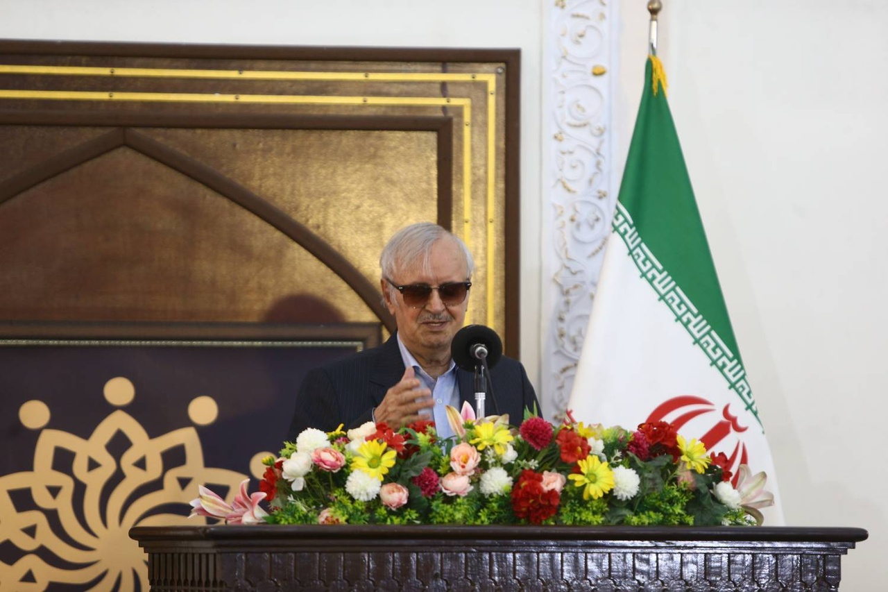 نباید از ابن‌سینا انتظار پاسخ به مسائل قرن بیست‌ویکم را داشت
