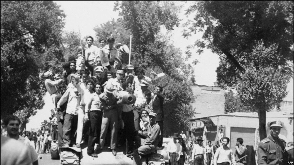 مصدق و سیاست‌هایش در «بر لبه تنهایی»