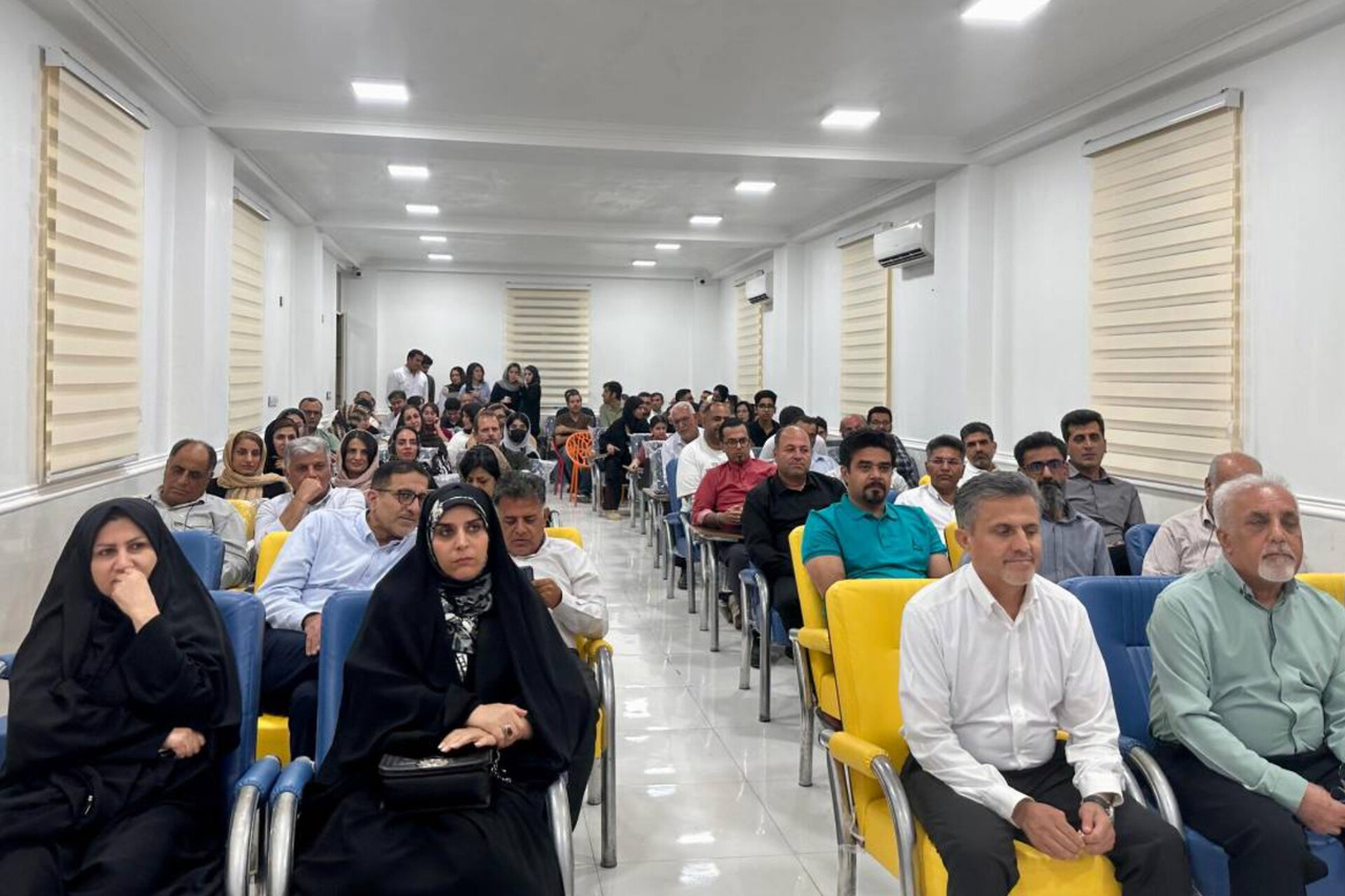 کتاب «هر شو یک گپ شو» در پارسیان رونمایی شد