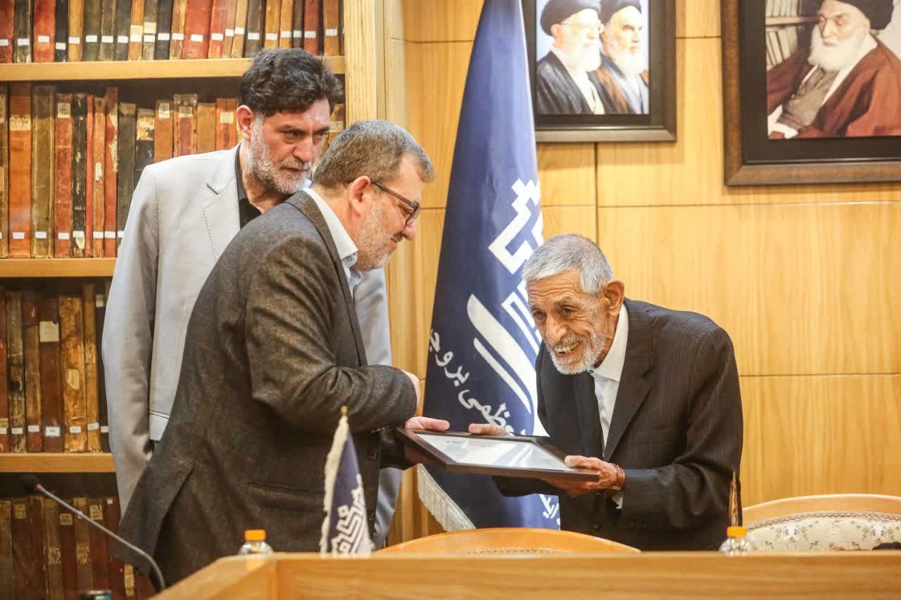 بزرگداشت ۶۰ سال خدمت فرهنگی ابوالفضل عرب‌زاده