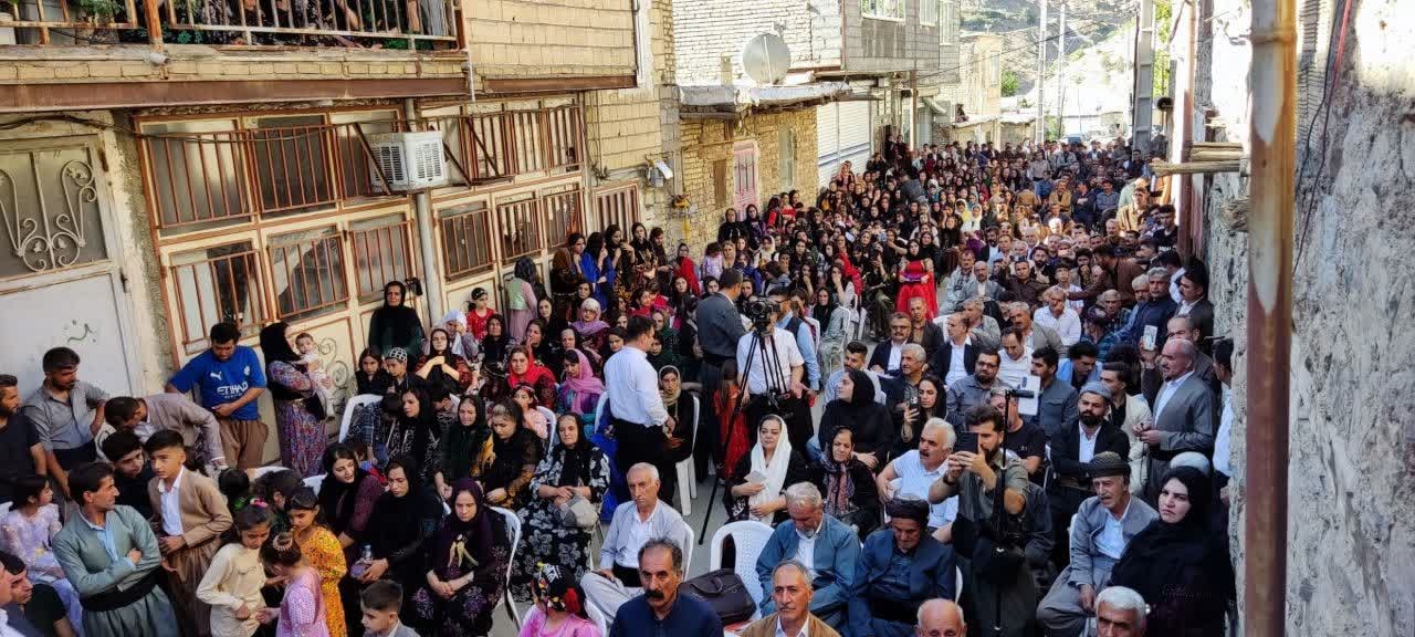 کتابخانه «گواز» در سروآباد افتتاح شد