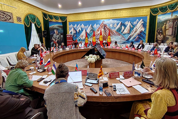 میراث مکتوب موسیقی عشایر ایران در قرقیزستان معرفی شد