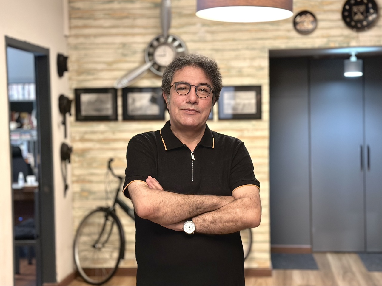 «کورش»  نادر برهانی‌مرند در راه تئاترشهر