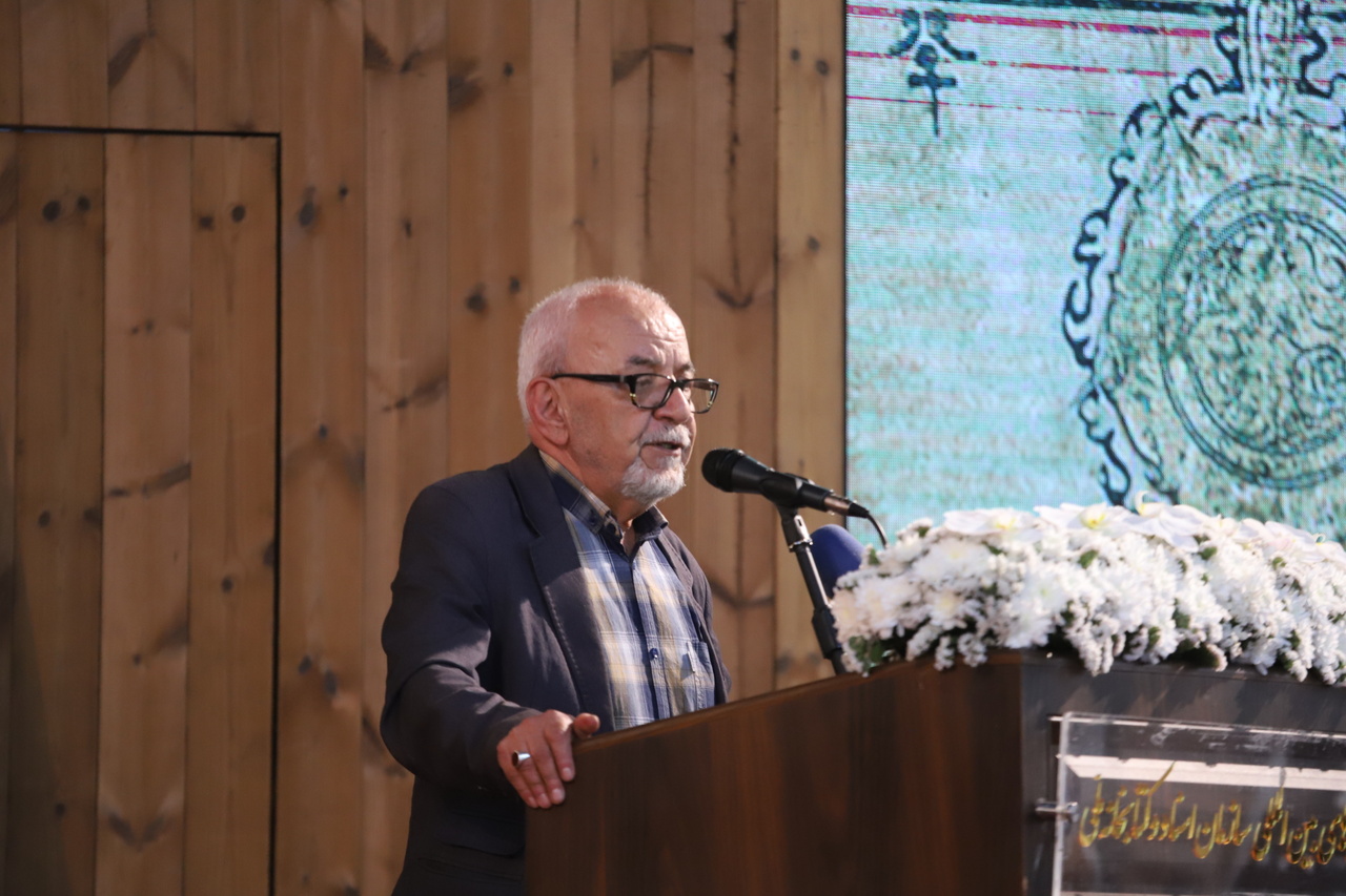 رنج‌های مصححان و نجات‌دهندگان خاموش حافظه یک ملت