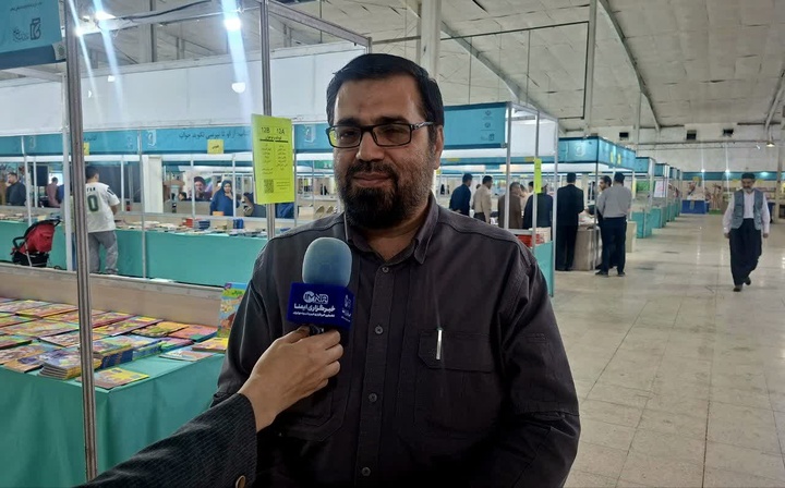 نمایشگاه کتاب کردستان تا ساعت ۲۲ میزبان بازدیدکنندگان است