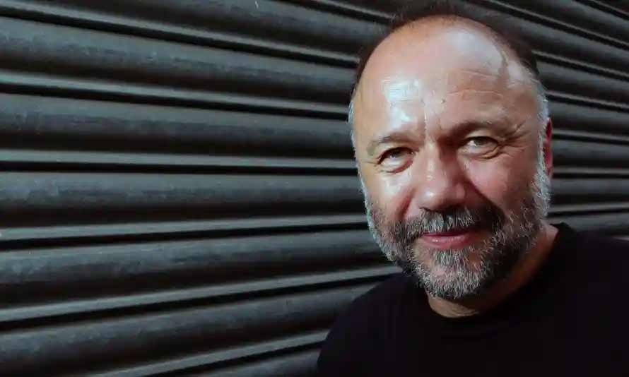 گذشته‌ای که نمی‌گذرد...