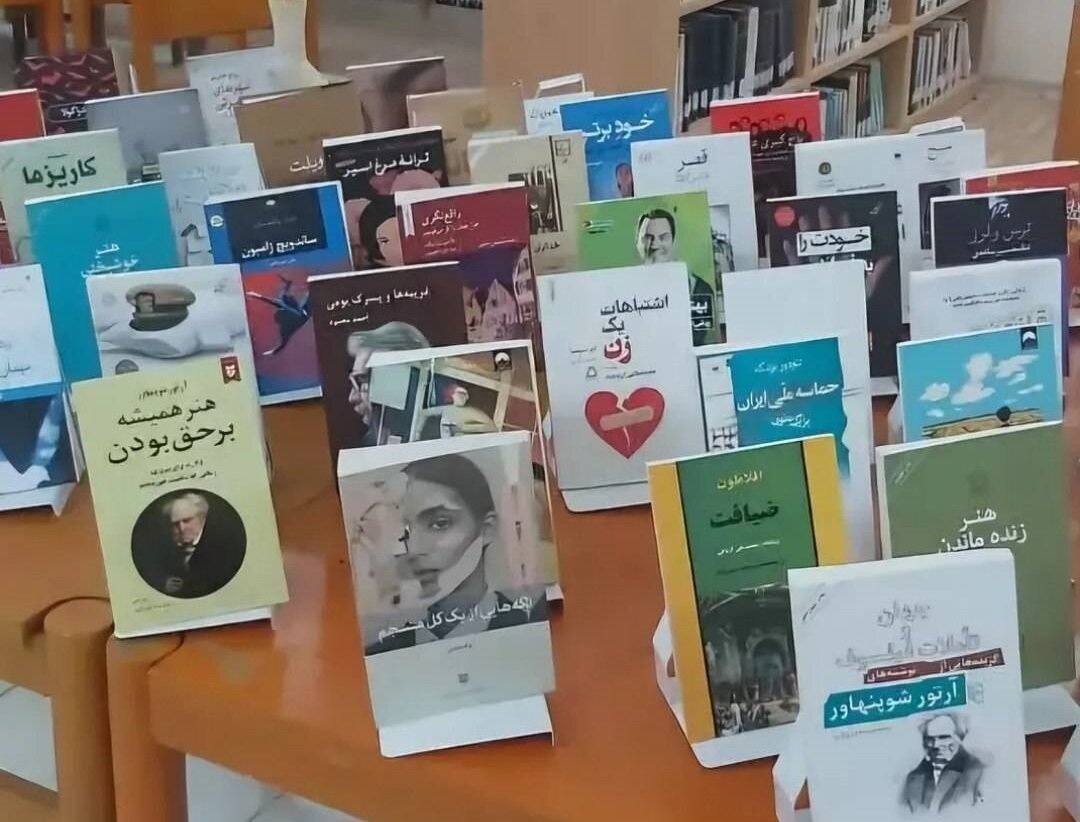 اهدای ۵۷ جلد کتاب به کتابخانه اندیشه اوز