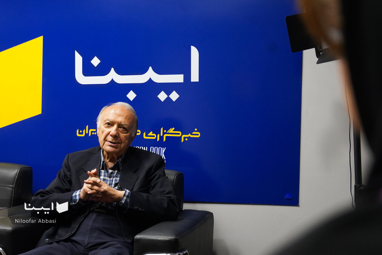 اقبال شاعر و اندیشمندی با ابعاد گوناگون است