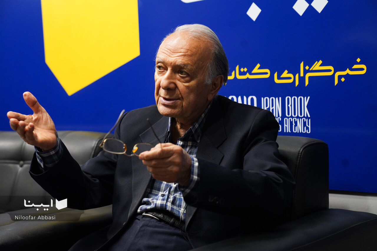 اقبال شاعر و اندیشمندی با ابعاد گوناگون است