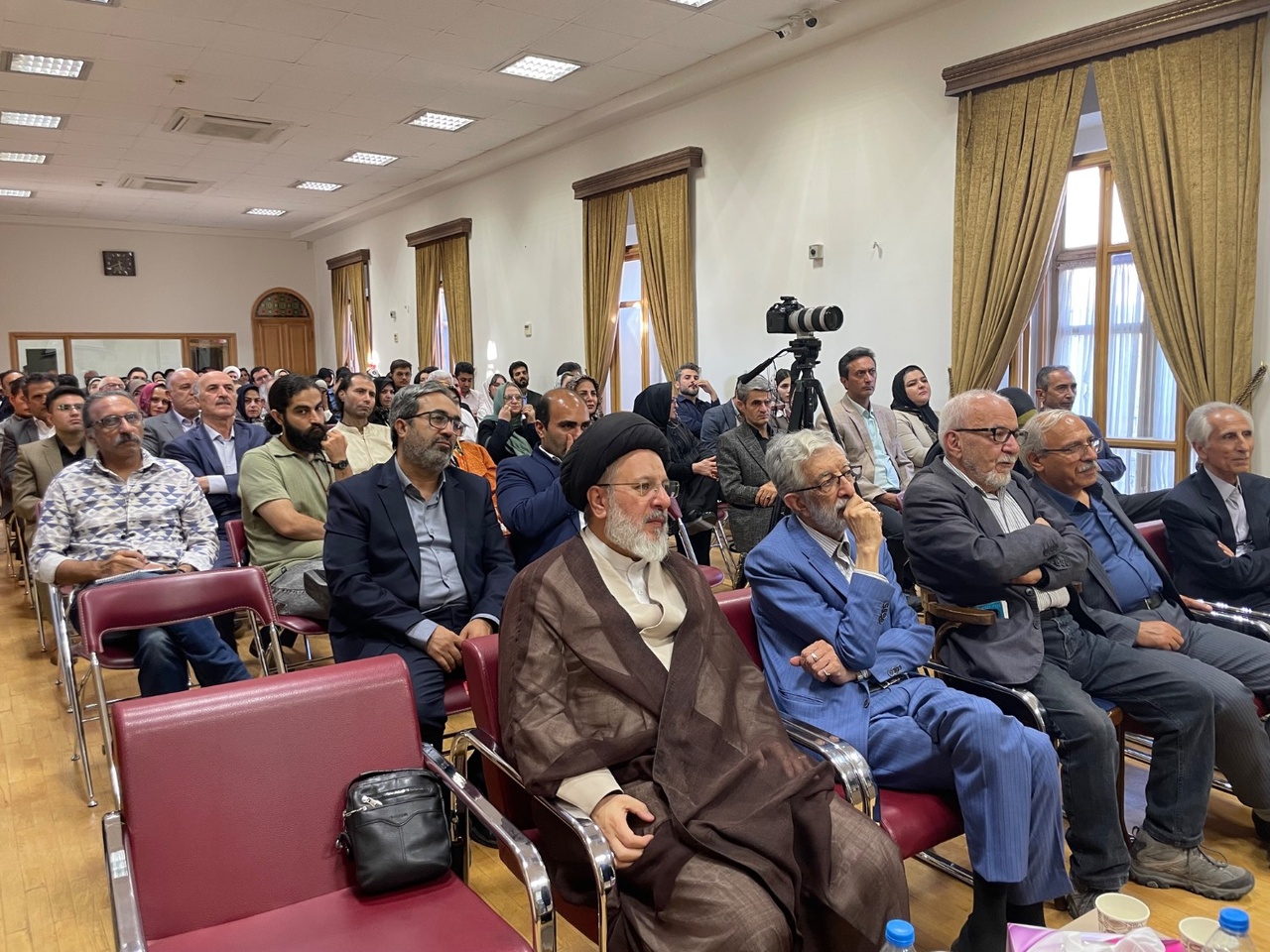 شهریار؛ پیونددهنده زبان و فرهنگ ایرانی و آذربایجانی