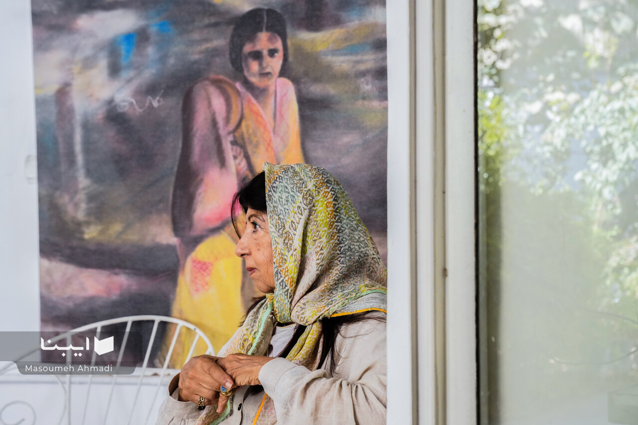 کتاب، رنگ و زنی که راه خودش را رفت