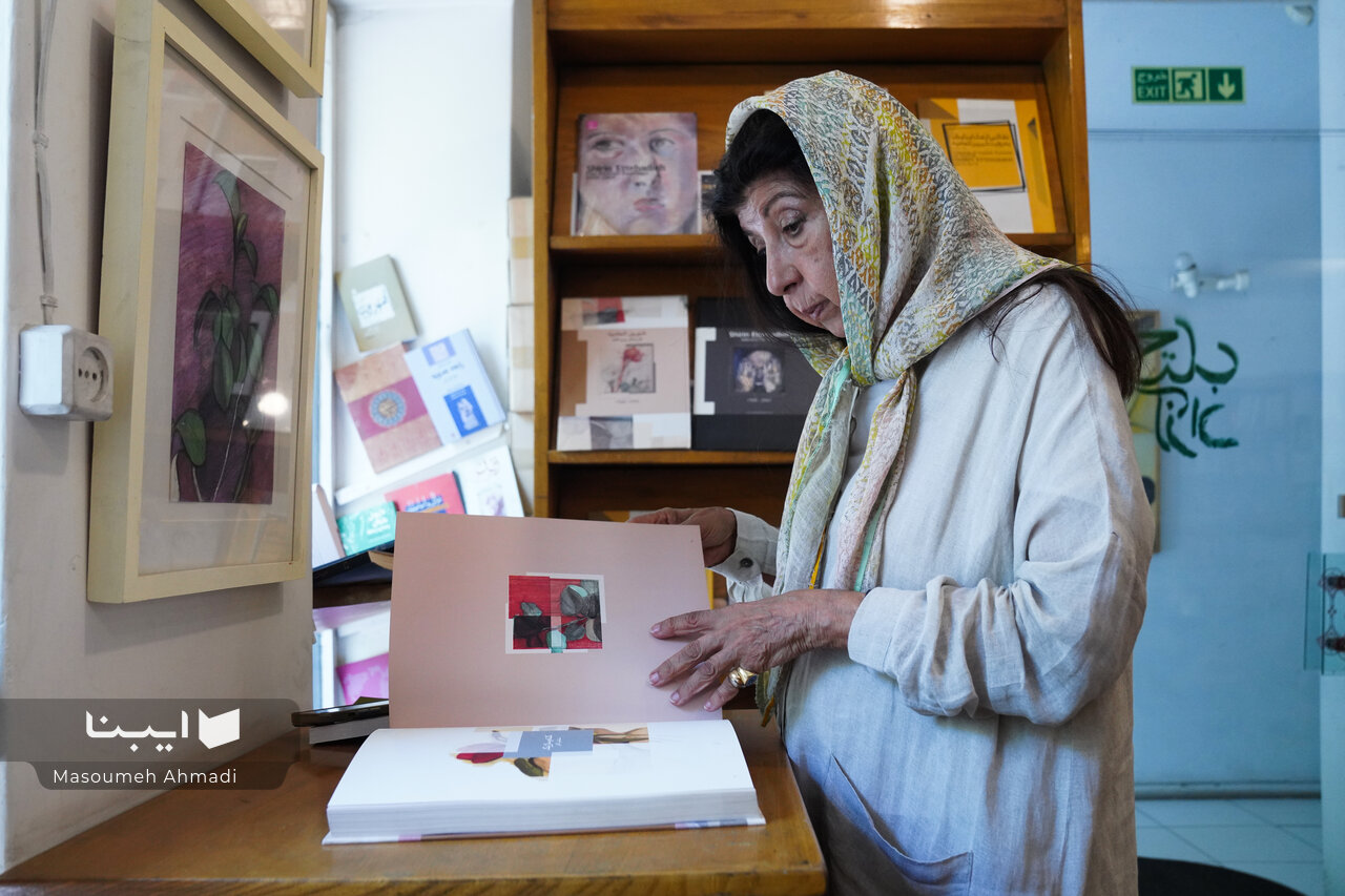 کتاب، رنگ و زنی که راه خودش را رفت