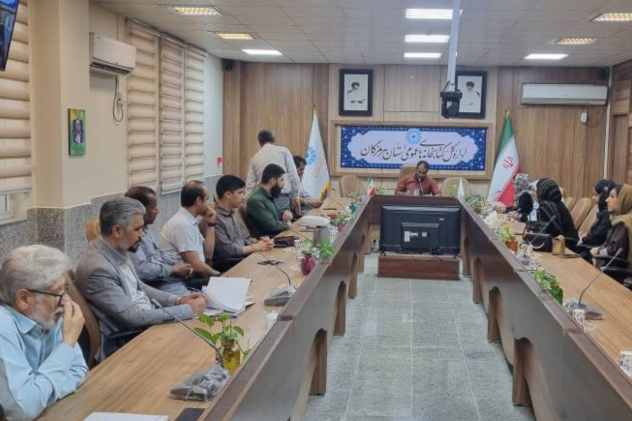 کتاب زندگی مفاخر ایران در بندرعباس روایت شد