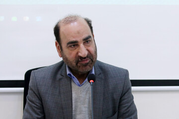 گرایش ادبیات پایداری در دانشگاه ایجاد شد، اما منابع علمی نداشت