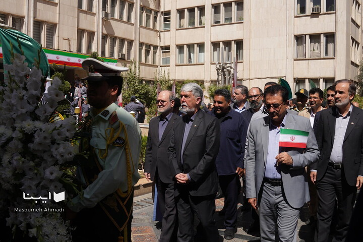 مراسم اهتزاز پرچم جمهوری اسلامی ایران