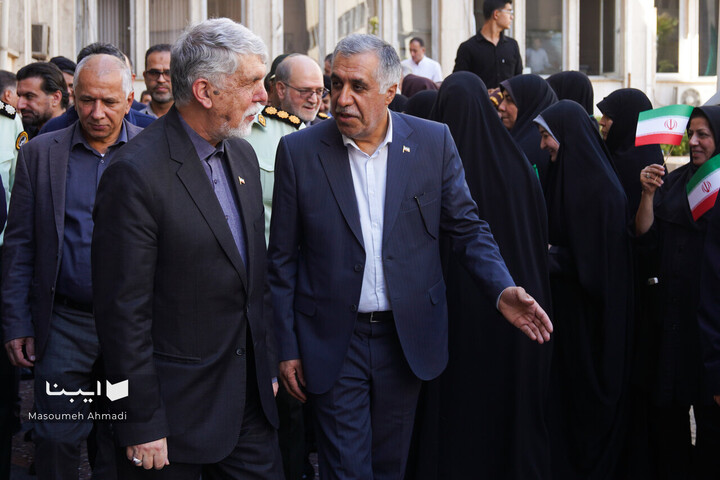 مراسم اهتزاز پرچم جمهوری اسلامی ایران