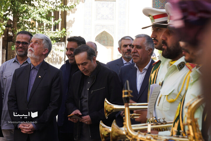 مراسم اهتزاز پرچم جمهوری اسلامی ایران