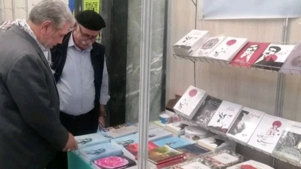 حضور پررنگ ایثارگران در نمایشگاه کتاب ارومیه