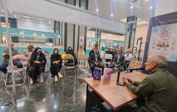 از واژه تا احساس؛ شاعران در قاب نمایشگاه کتاب ارومیه