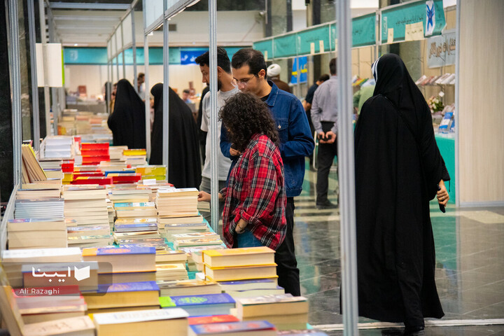 نمایشگاه کتاب آذربایجان غربی