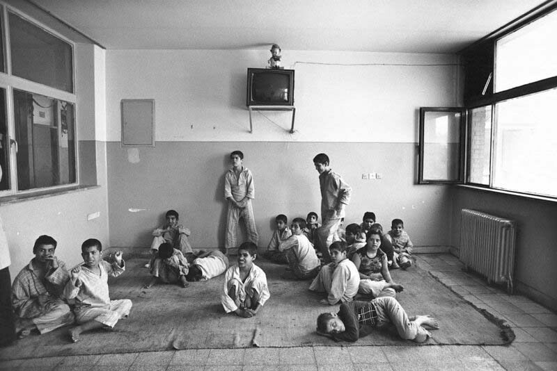 چرا گفت‌وگویی با مانی حقیقی در کتاب «بودن با دوربین» نیست؟
