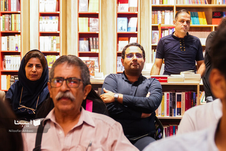 دیدار با محمد درویش در کتابفروشی وزن دنیا