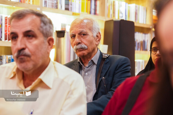 دیدار با محمد درویش در کتابفروشی وزن دنیا